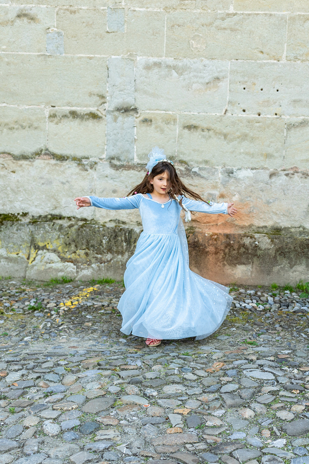 Great Pretenders Velvety Soft Sisters Forever Blue, size 5/6