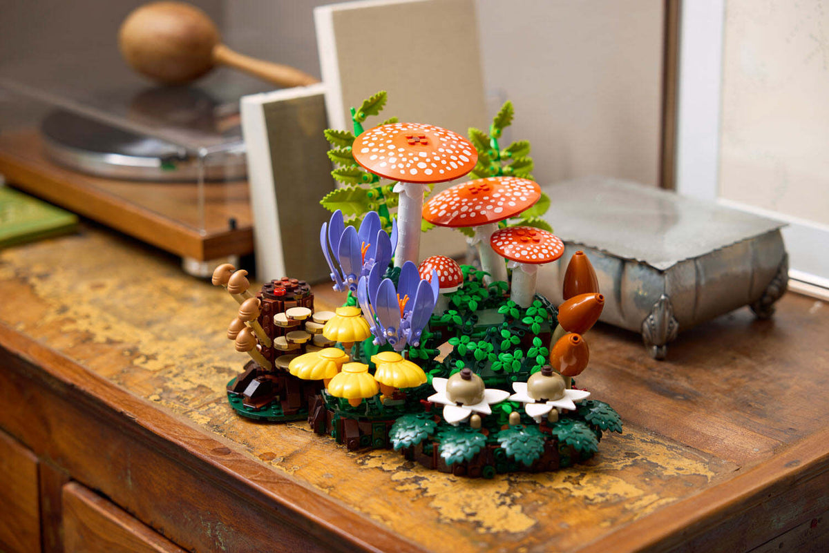 BOTANICALS Woodland Mushrooms